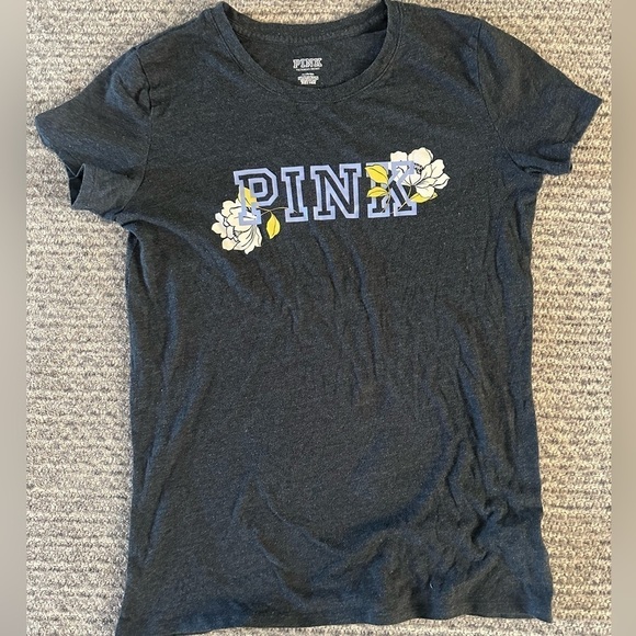 VICTORIA SECRET/PINK Gray Tee with floral print - Picture 1 of 5